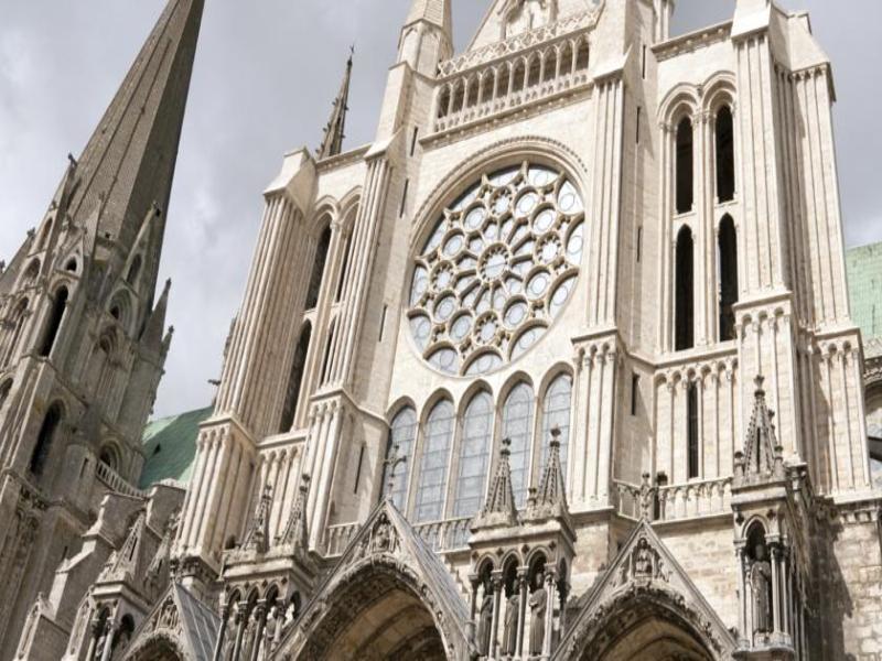 Campanile Centre - Gare - Cathédrale 3*